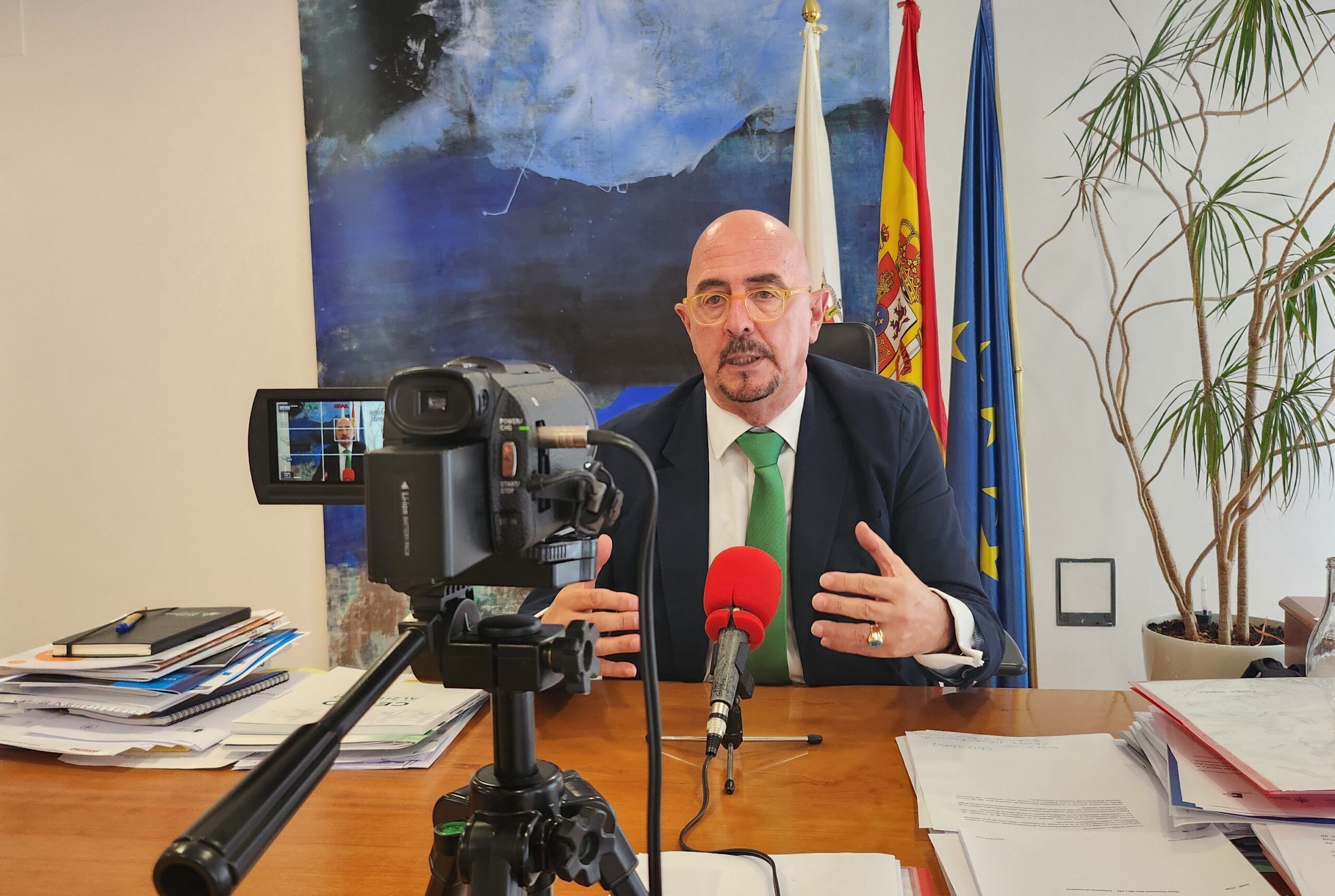 El Servicio Cántabro de Salud advierte de un posible fraude a través de mensajes a teléfonos móviles El Servicio Cántabro de Salud advierte de un posible fraude a través de mensajes a teléfonos móviles